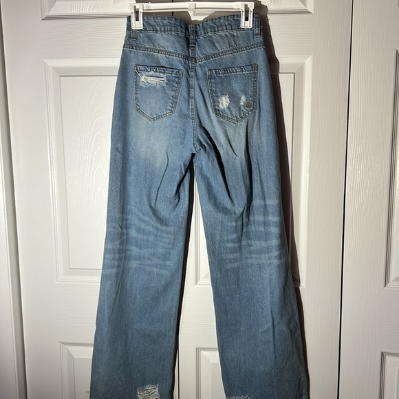 Woman’s ripped jeans, size 3/25 - Picture 2 of 3